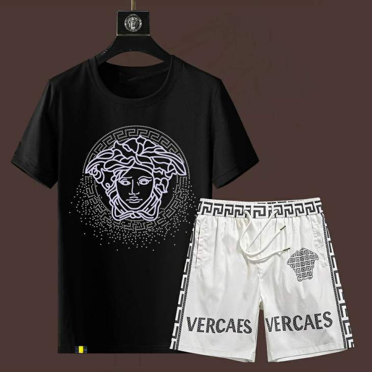 Picture of Versace Shirt Pant Suits _SKUVersaceM-4XL11Lr45025019